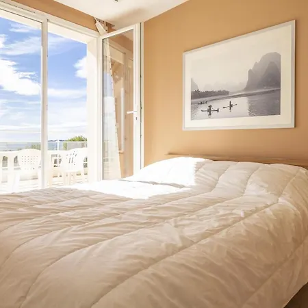 Lili Rose Le Lavandou